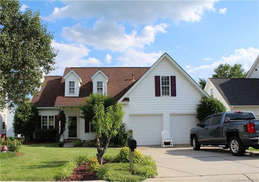 Charming 3 bedroom, 2 bath ranch in the desirable Sunningdale community of Regent Park. Great room w/gas fireplace and vaulted ceilings. Master bedroom w/tray ceiling. Master bath w/dual sinks and new flooring. Fenced back yard. Floored attic over garage.