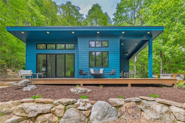 808 MOUNTAIN COVE RD, HENDERSONVILLE, NC 28792 - Image 2e99285a1c29f0de1fdd75cb91ef882d/2863879603