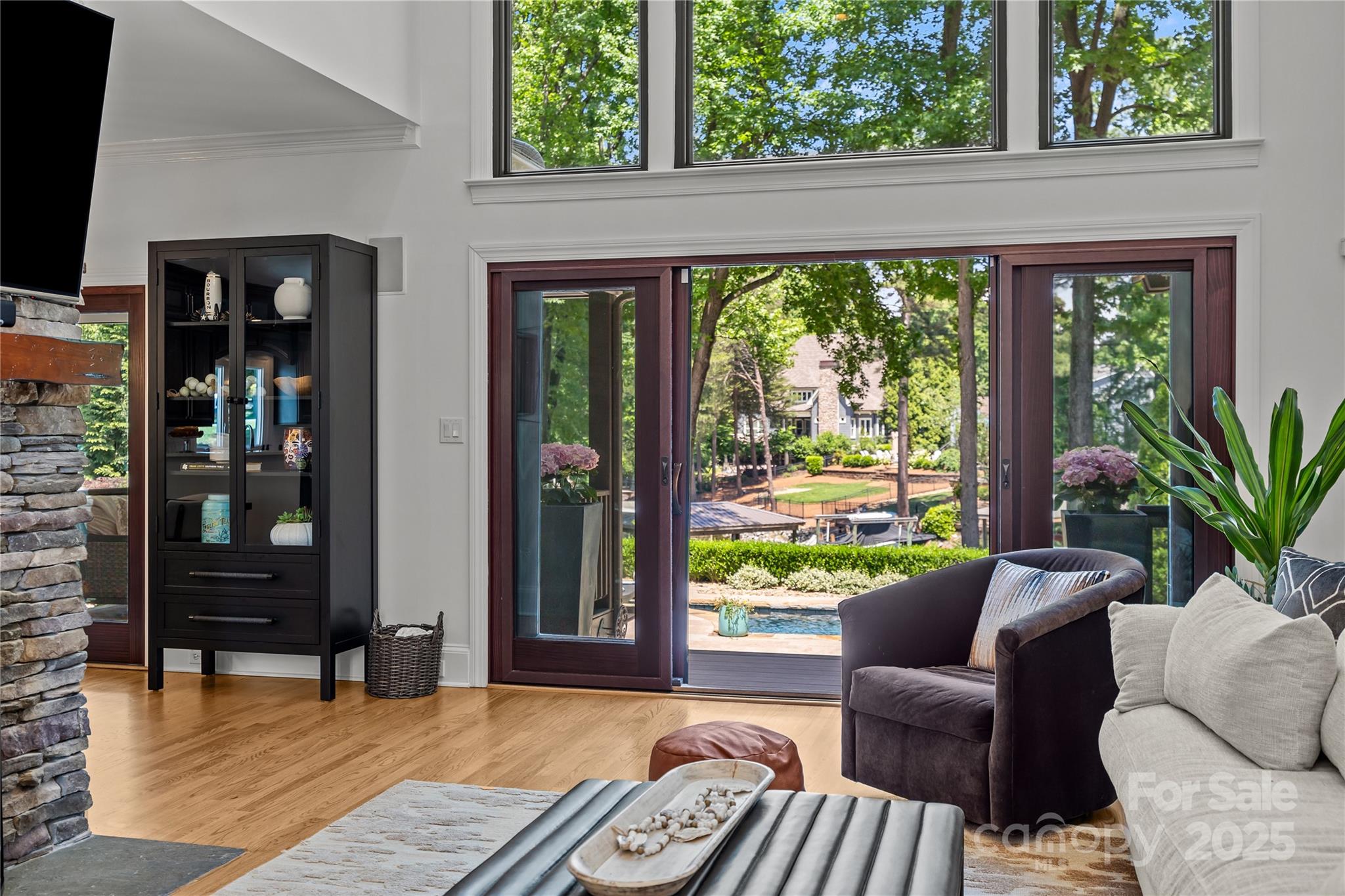 Diane Shores - Residential