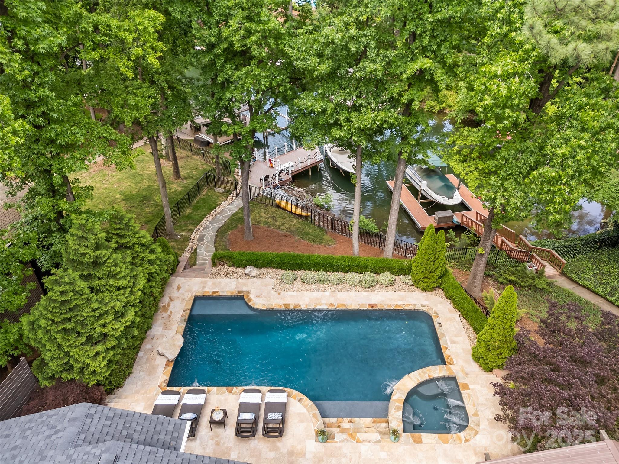 Diane Shores - Residential