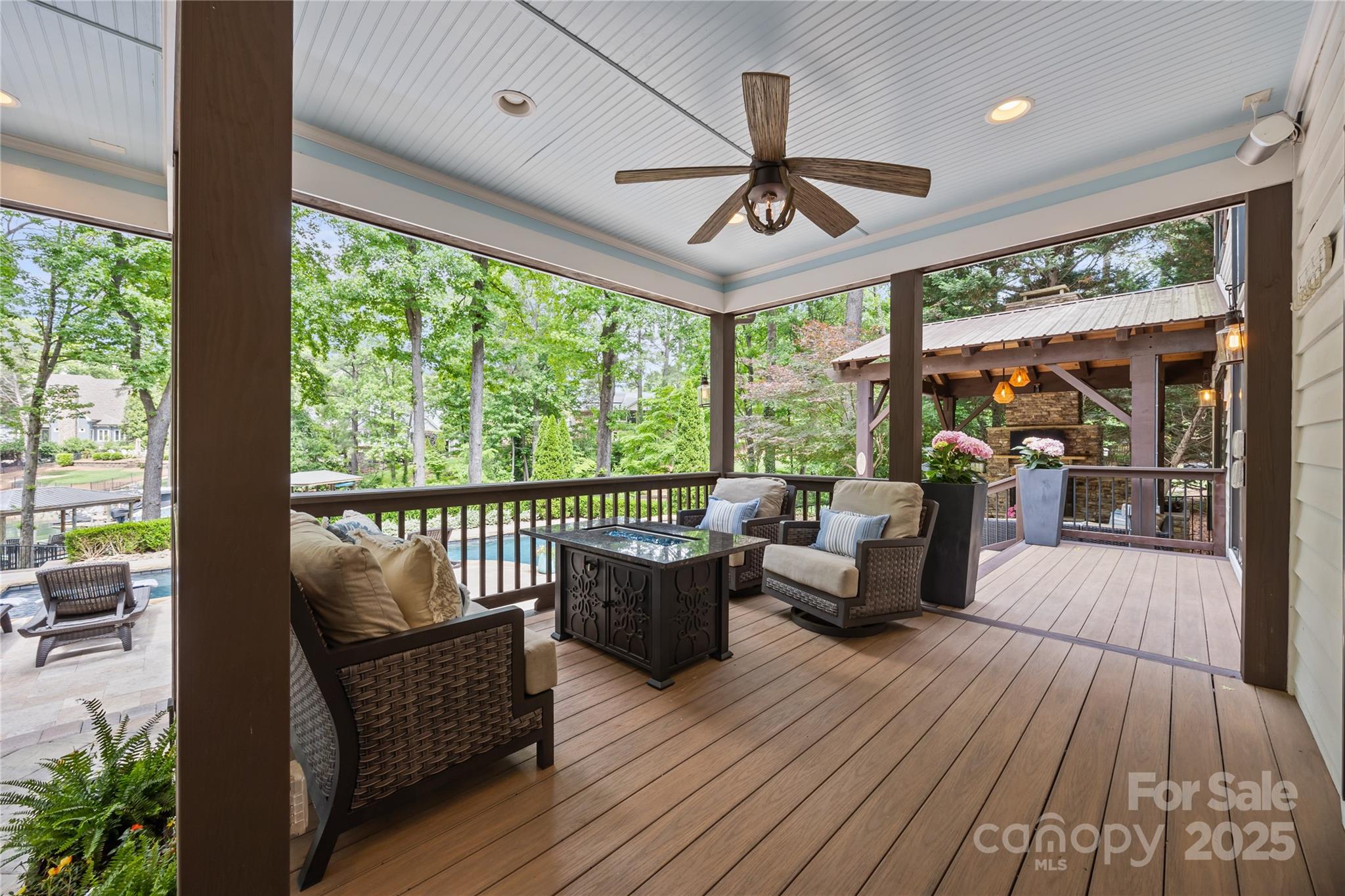 Diane Shores - Residential