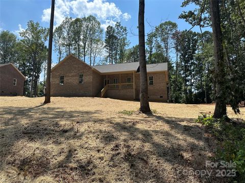 Photo of 1031 Long Drive, Newton, NC 28658 (MLS # 4279561)