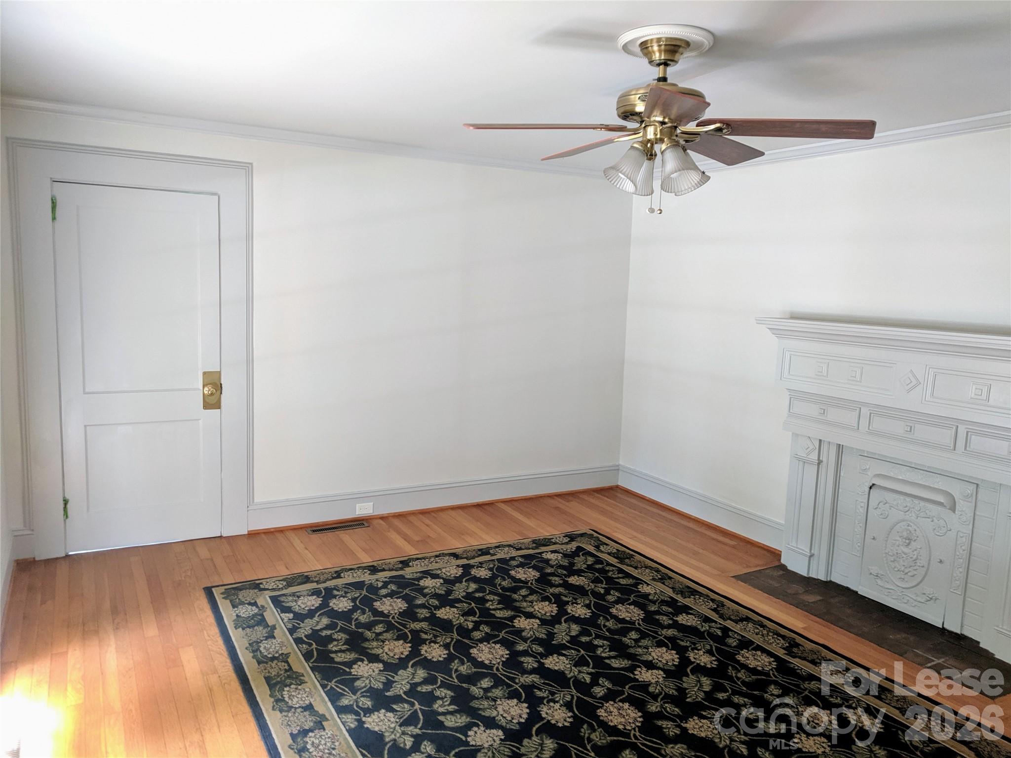 146 W Statesville Avenue