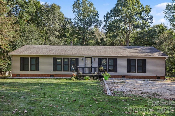 5821 HIDDEN OAKS LN, CLOVER, SC 29710 - Image 2ea6cd982949d8cb8ccd8bd38b31ed09/3054838007