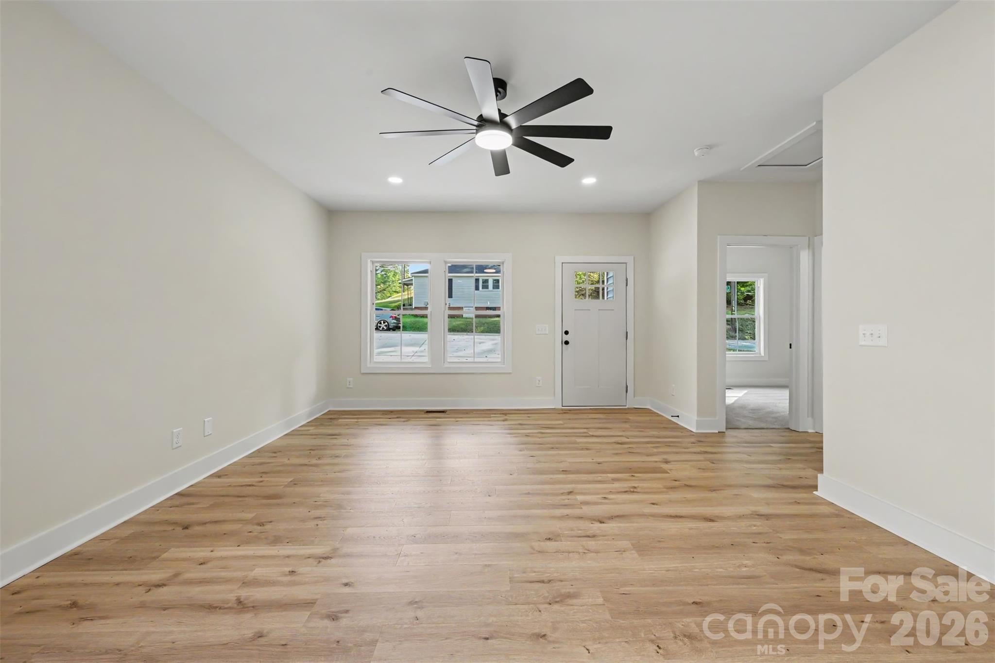910 W 8th Street
