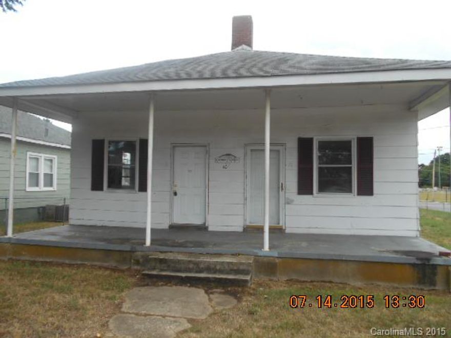 Ranlo, spacious corner lot home, great location to Interstate 85, Gaston Memorial hospital, shopping, recreation areas and shopping. Earnest money to be 1% of te purchase price or $1000 whichever is greater.  OFFERS WILL BE CONSIDERED BY OWNER OCCUPANTS OR INVESTORS