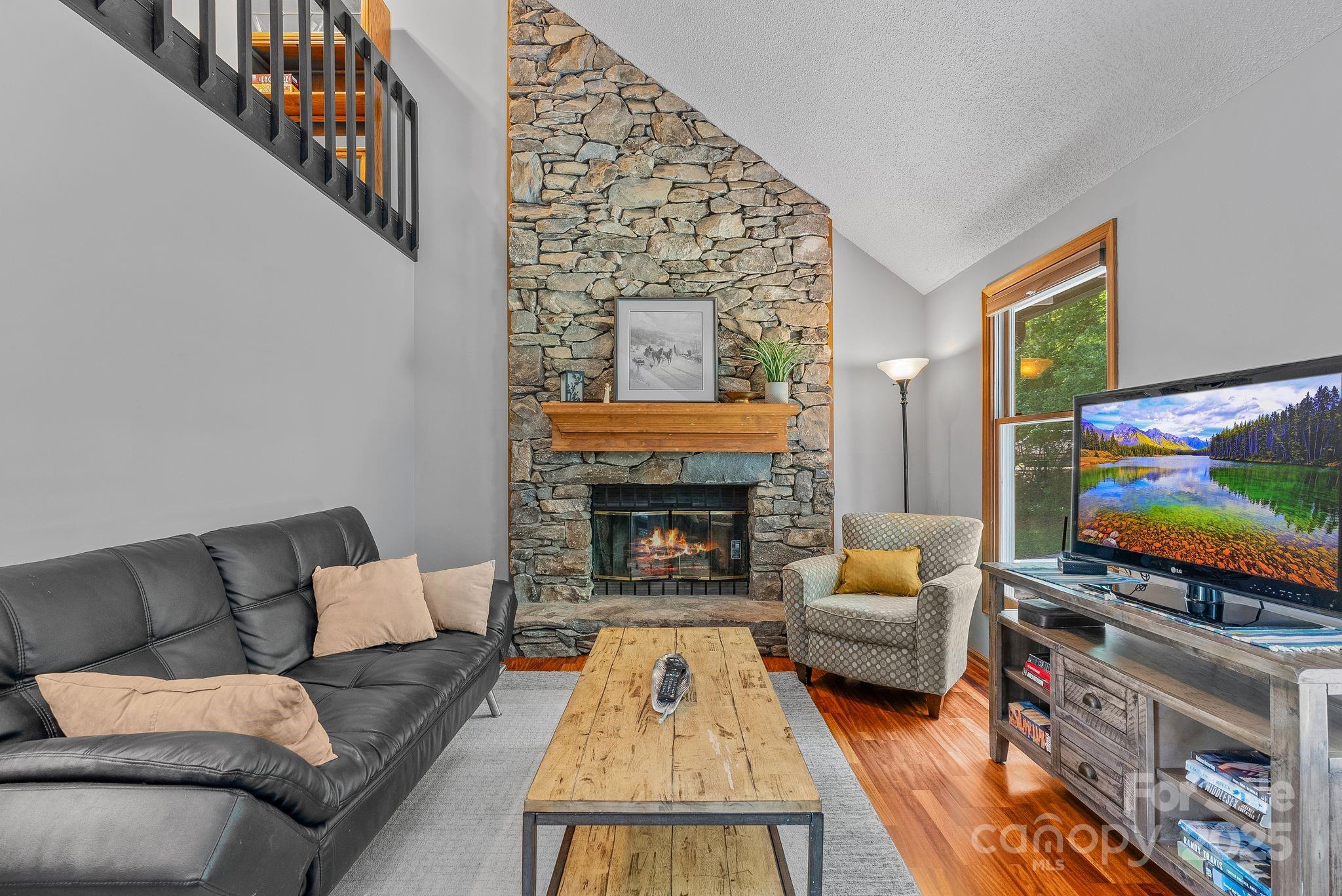 168 Scarlet Drive