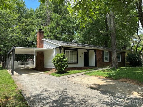 Photo of 7714 Holly Hill Road, Charlotte, NC 28227 (MLS # 4399414)