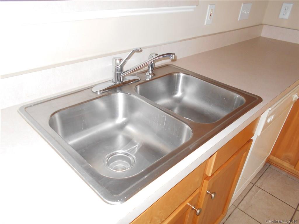 Villages Of Avonlea - Residential Lease