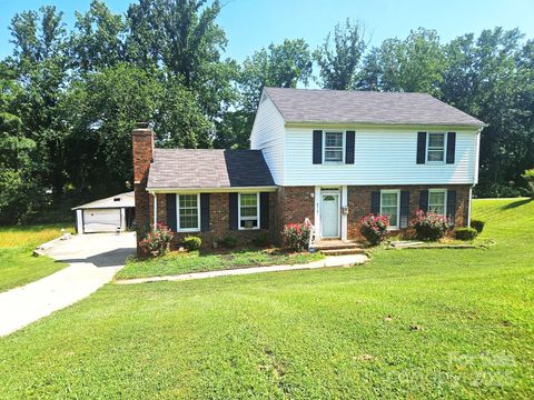 6713 Somersworth Drive Charlotte NC 28215