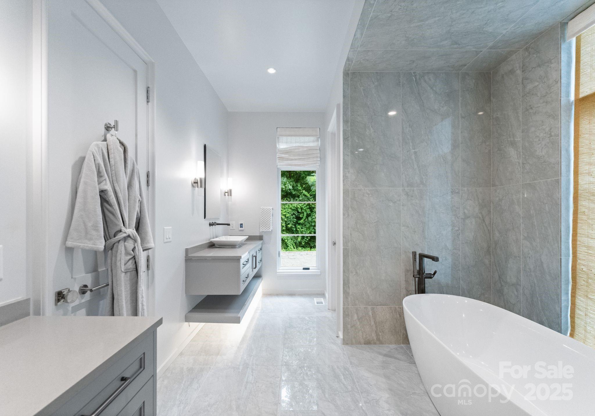 Kenwood Sharon Lane - Residential