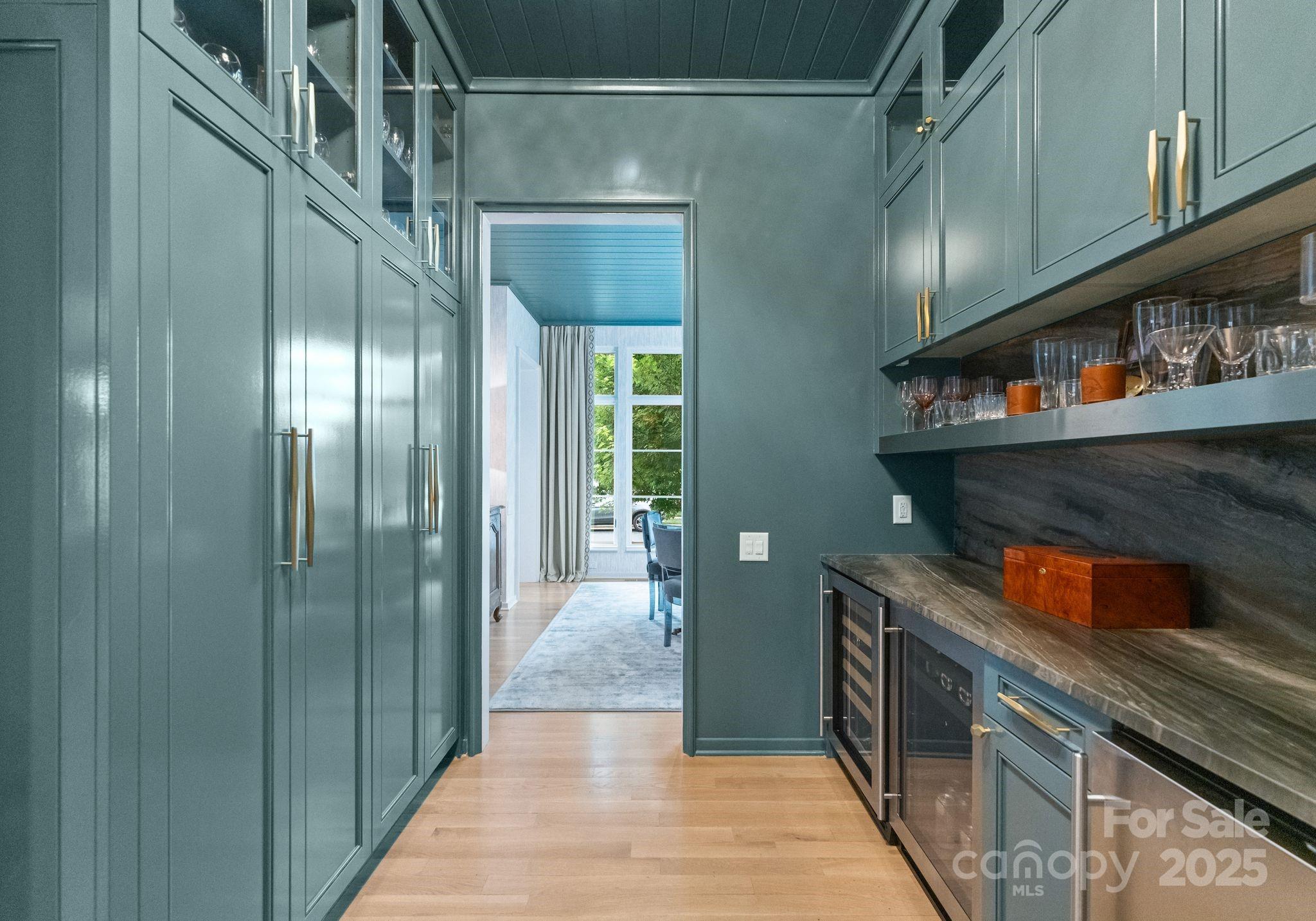 Kenwood Sharon Lane - Residential