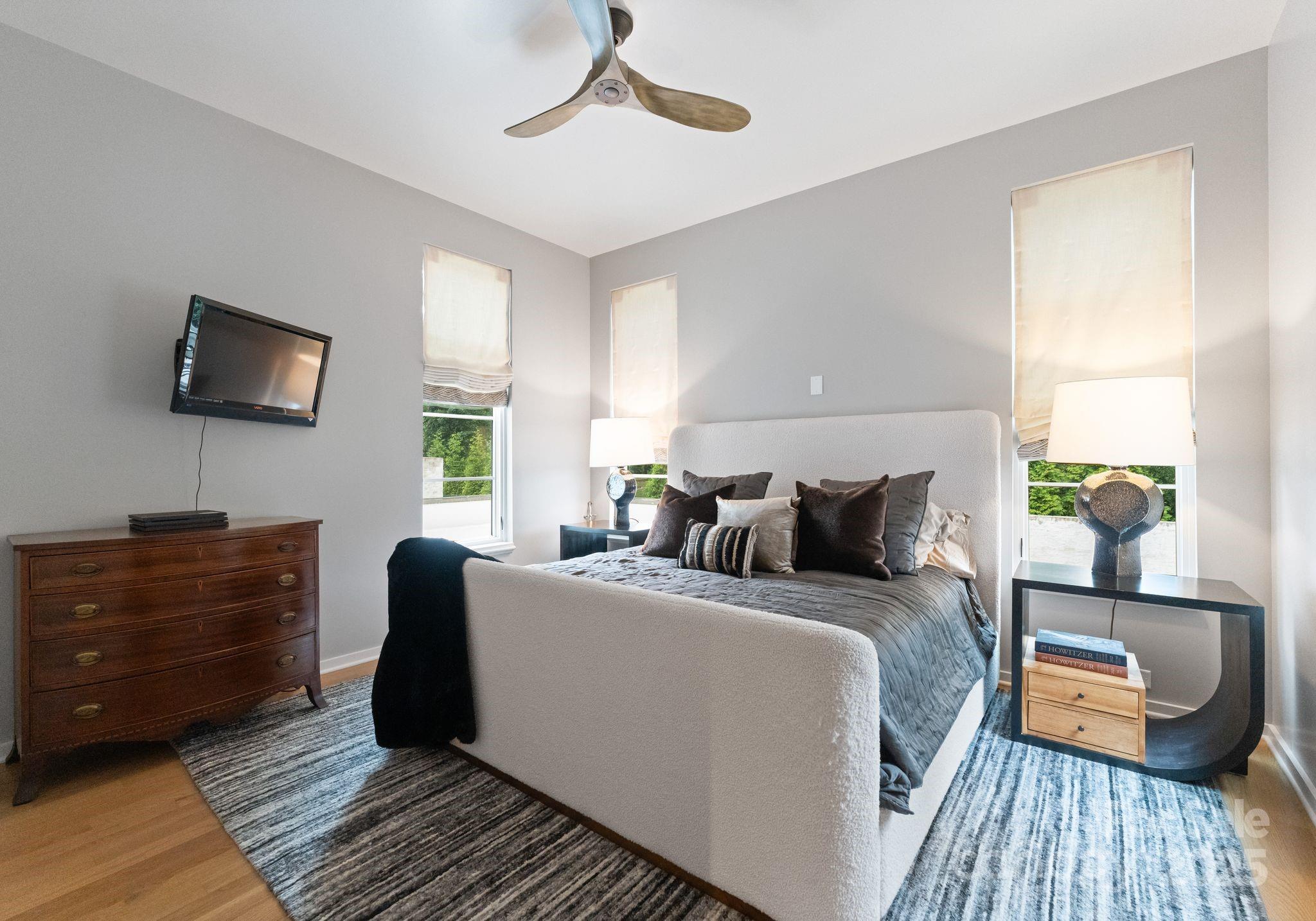 Kenwood Sharon Lane - Residential