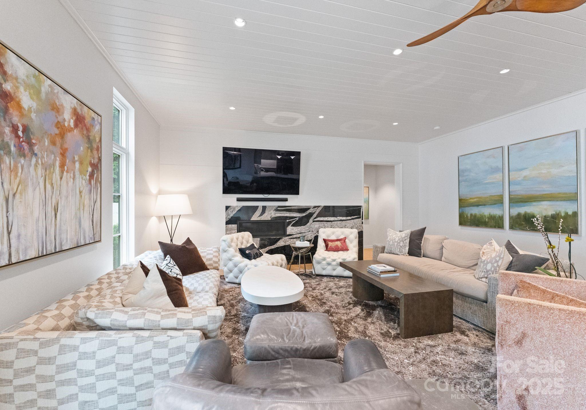 Kenwood Sharon Lane - Residential