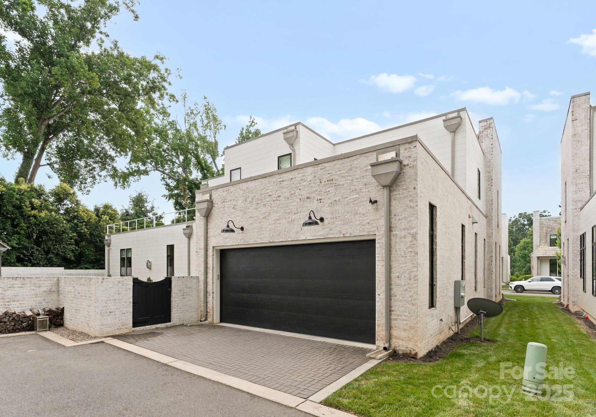 Kenwood Sharon Lane - Residential