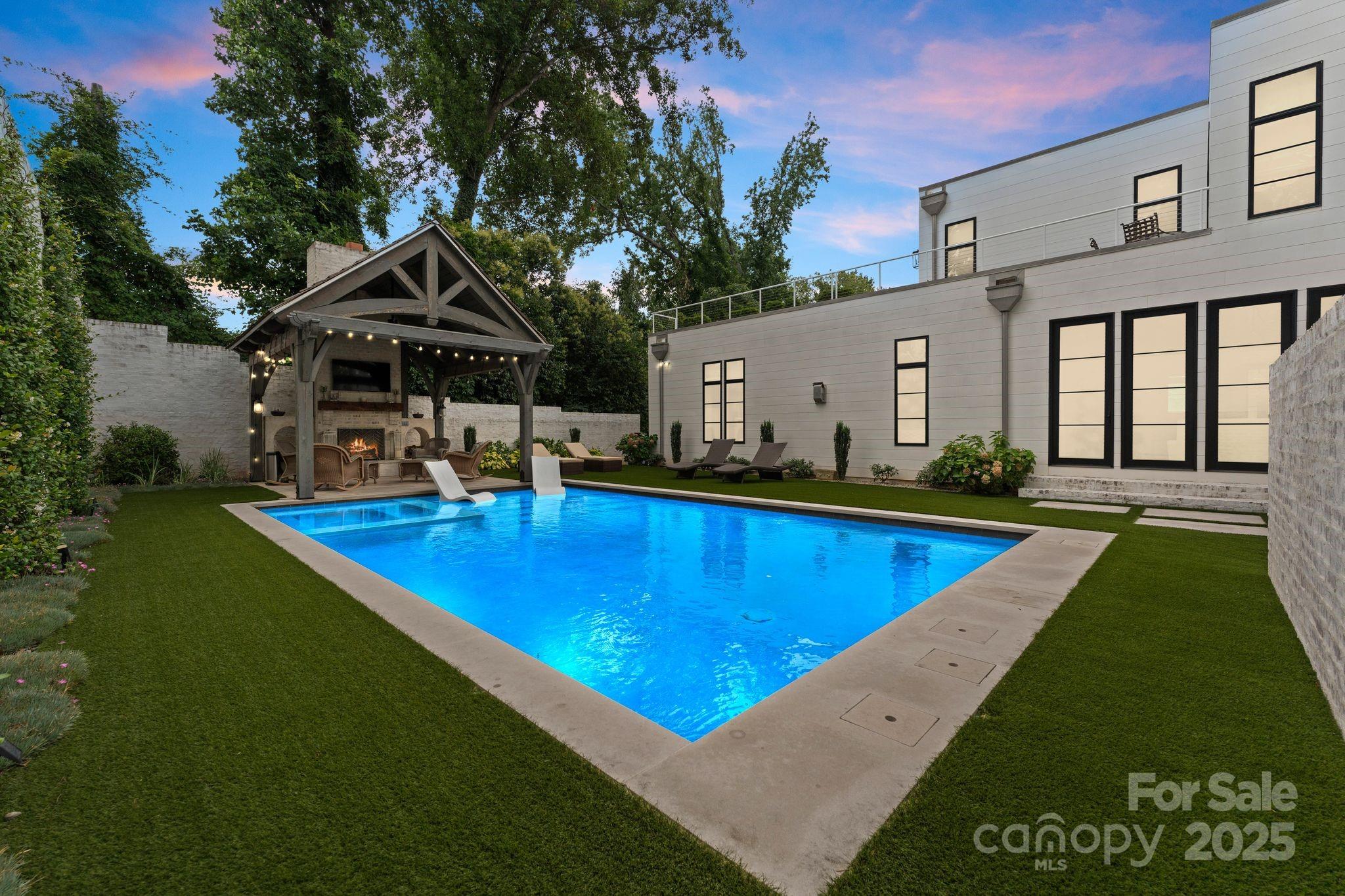 2837 Kenwood Sharon Lane