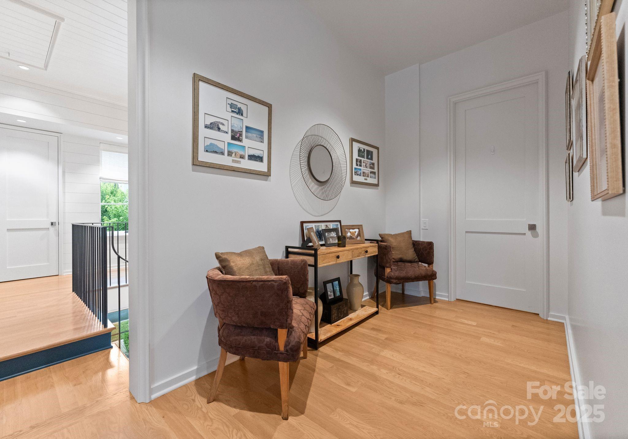 Kenwood Sharon Lane - Residential