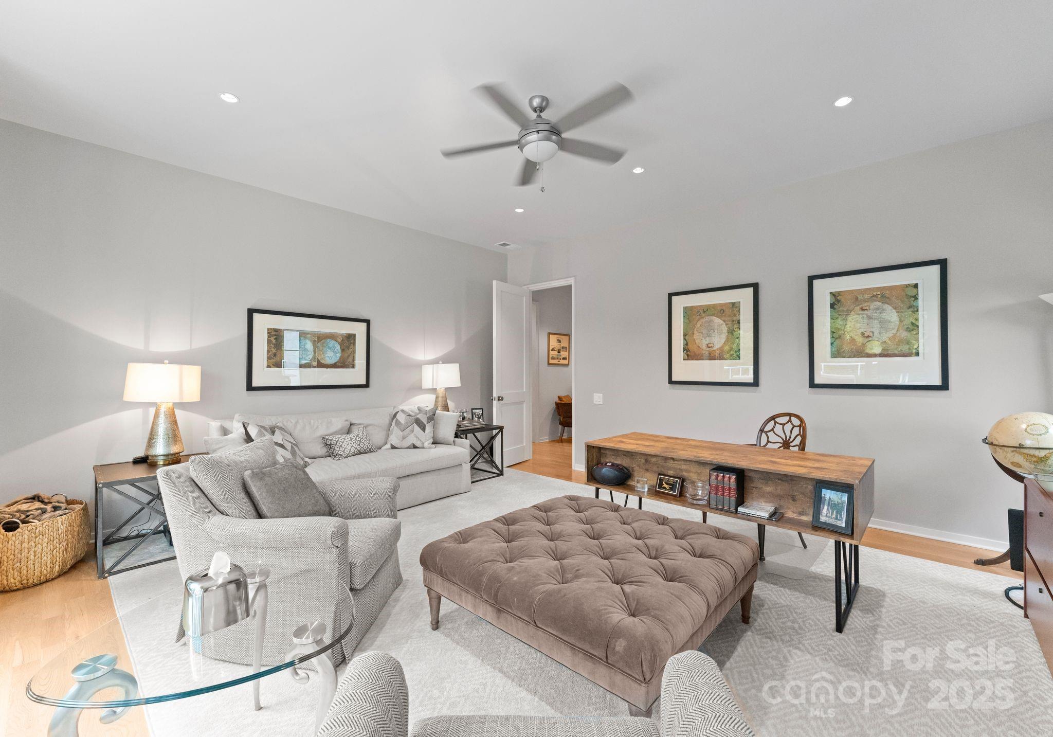 Kenwood Sharon Lane - Residential