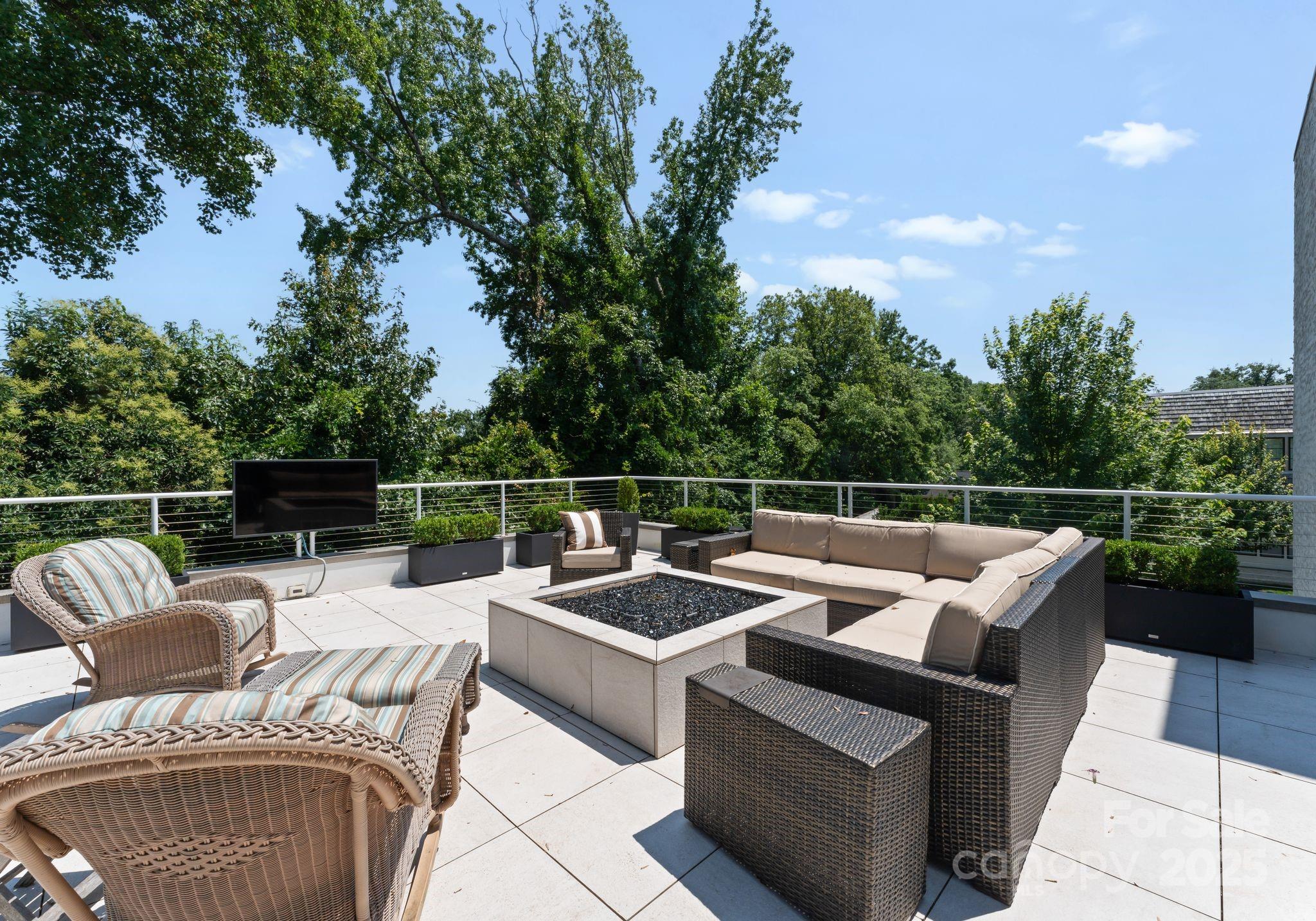 Kenwood Sharon Lane - Residential