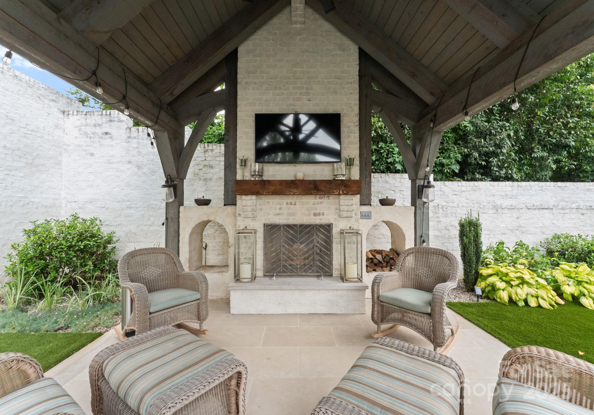 Kenwood Sharon Lane - Residential