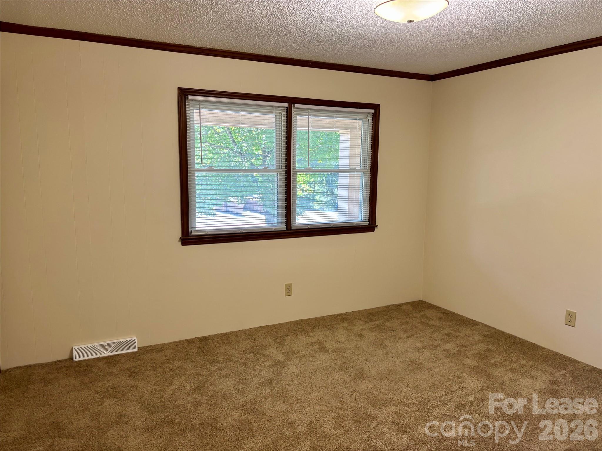 128 Hillcrest Drive