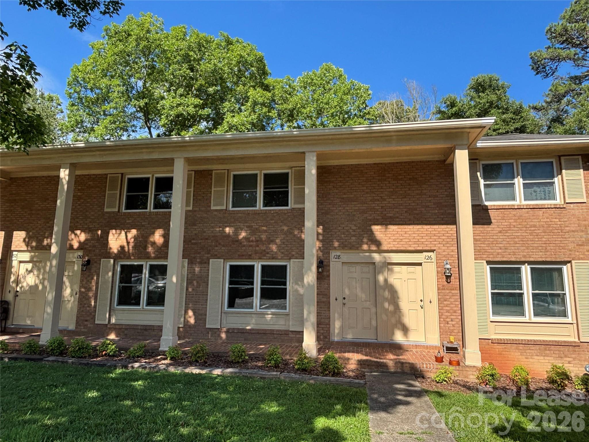 Photo 1 of 11 — 128 Hillcrest Drive, Lincolnton, NC 28092