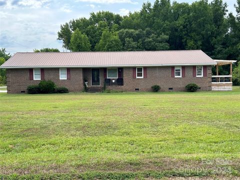 A home in Cheraw