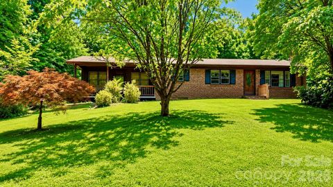 Photo of 215 N Fork River Road, Marion, NC 28752 (MLS # 4398837)