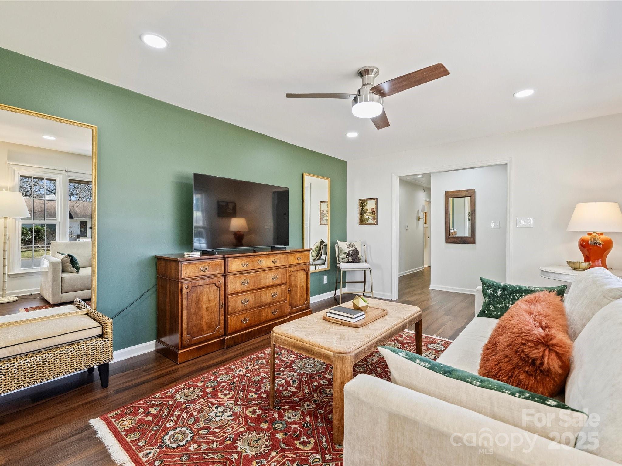 4523 Carriage Drive Circle