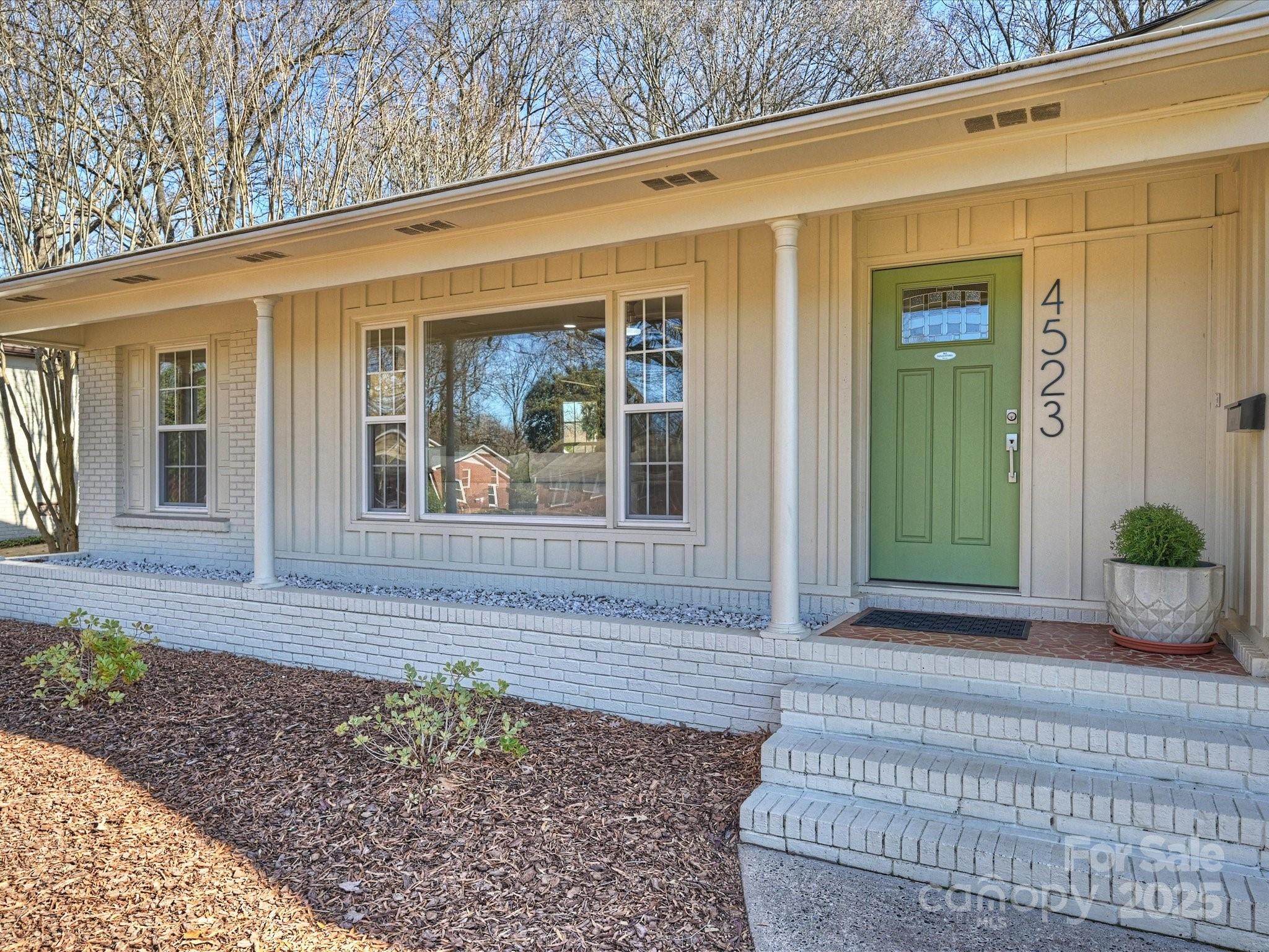 4523 Carriage Drive Circle