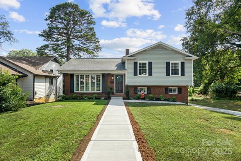 Photo of 1715 Washington Avenue, Charlotte, NC 28216 (MLS # 4304735)