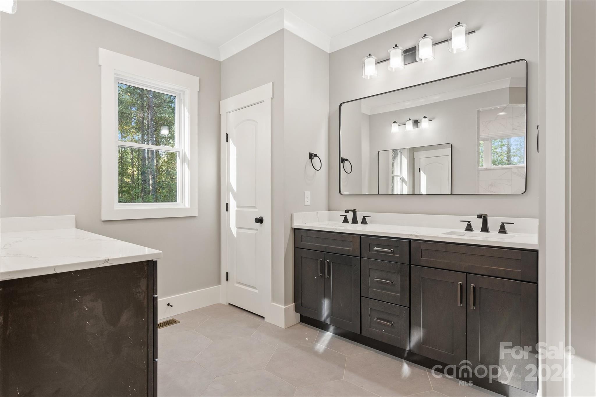 Paradise Harbor - Residential