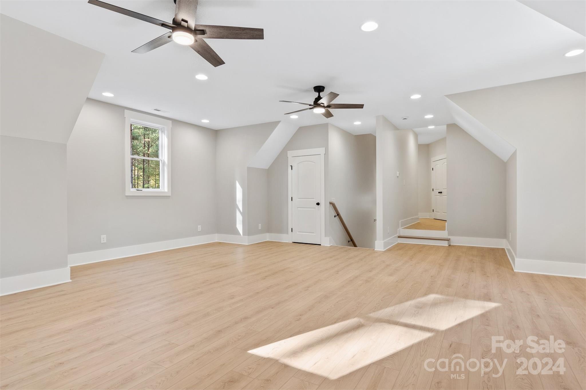 Paradise Harbor - Residential