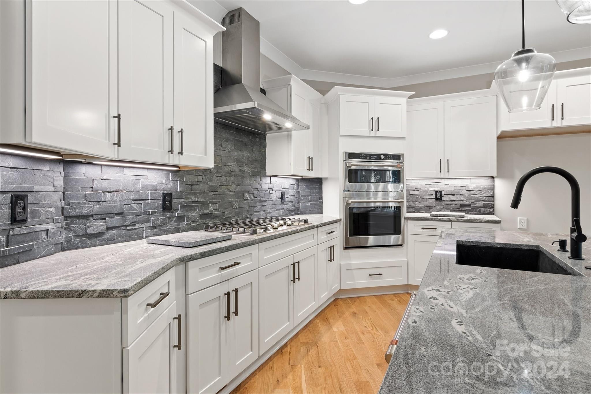 Paradise Harbor - Residential