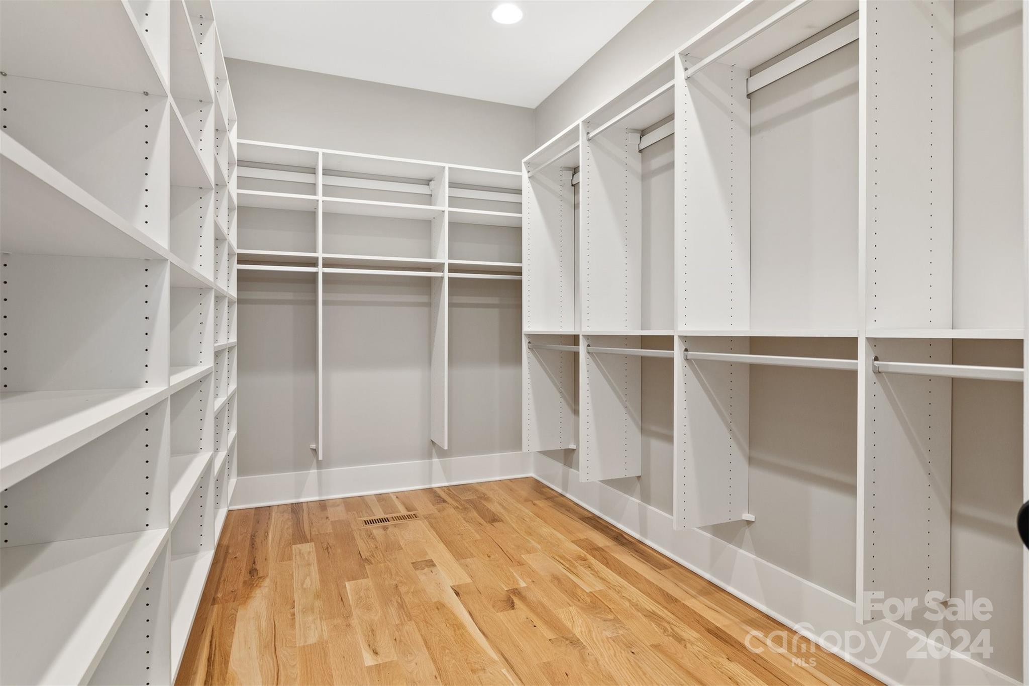 Paradise Harbor - Residential