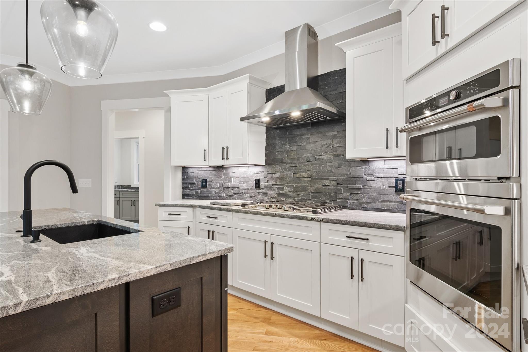 Paradise Harbor - Residential