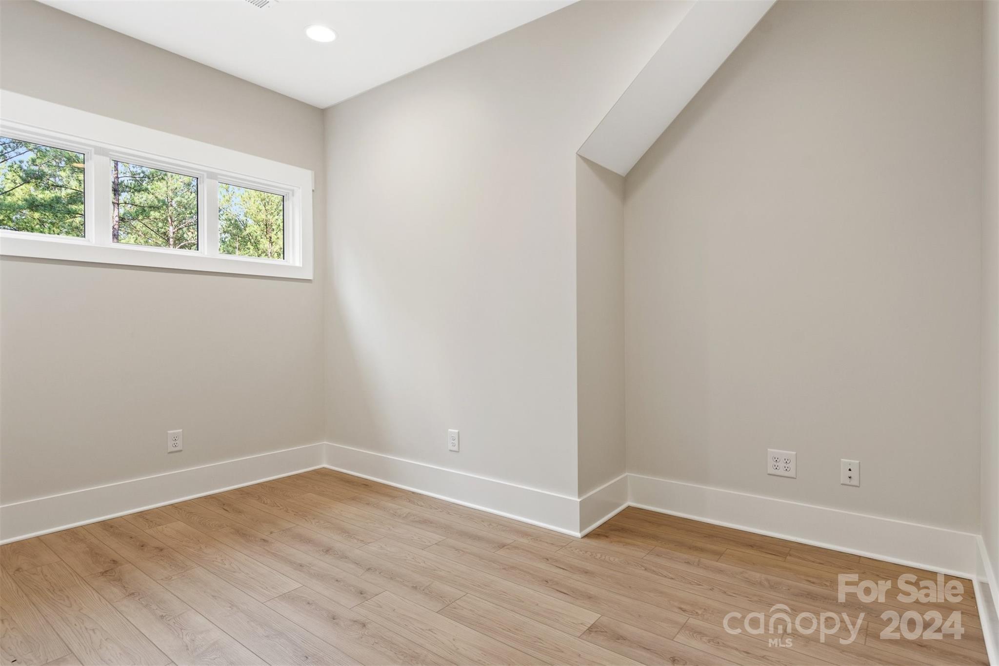 Paradise Harbor - Residential