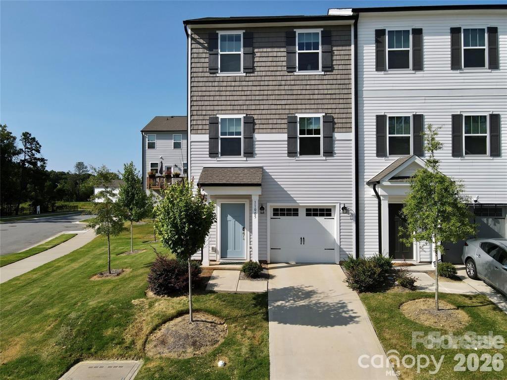 11005 Woodland Creek Way