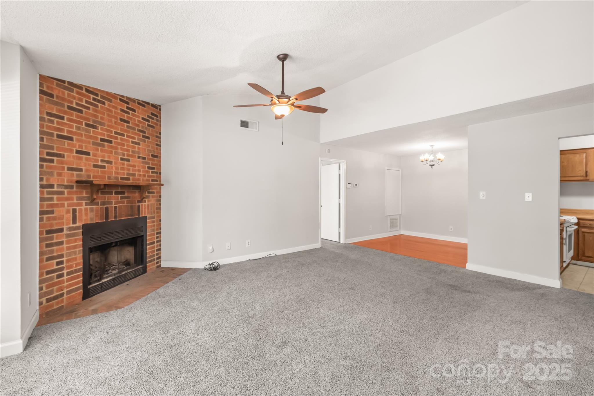 1612 Sharon Road W