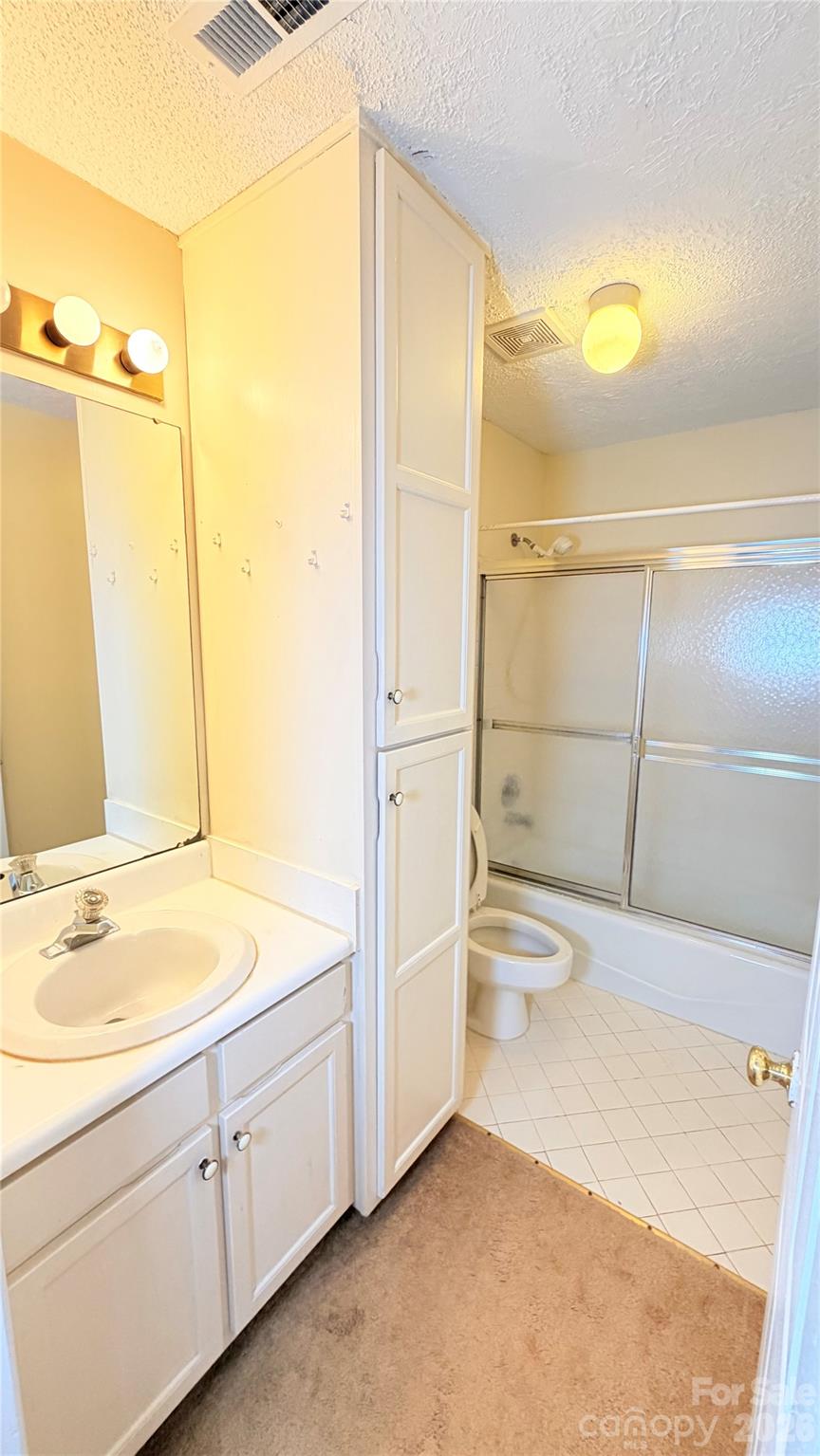 Latta Square - Residential