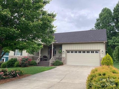 91 Triple Fairways Drive Hendersonville NC 28739