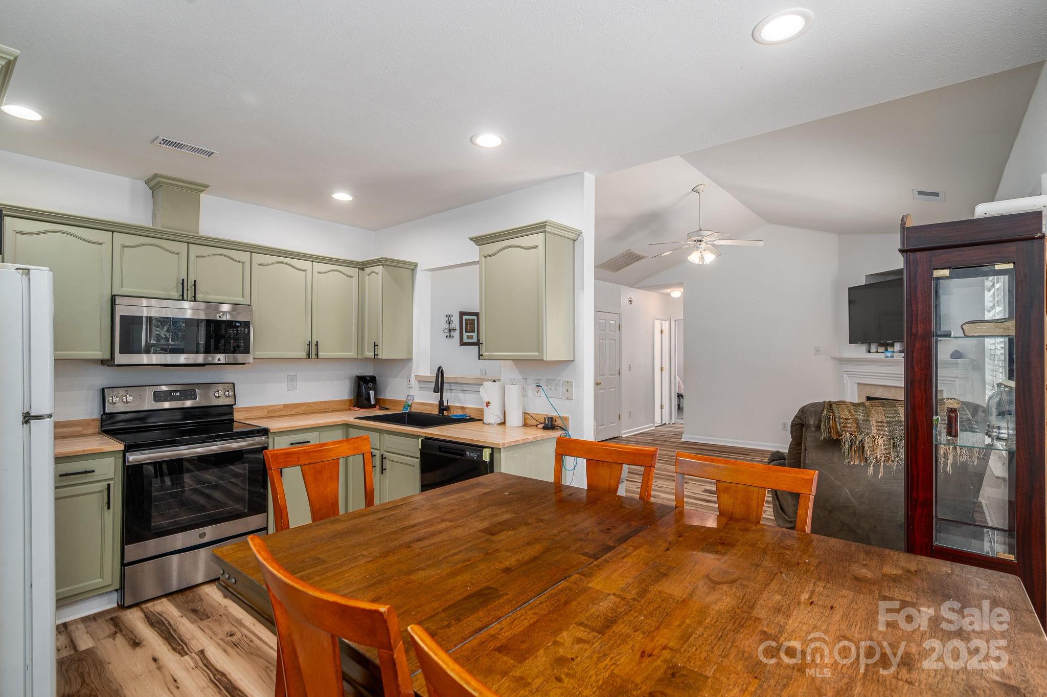 Longview Oaks - Residential