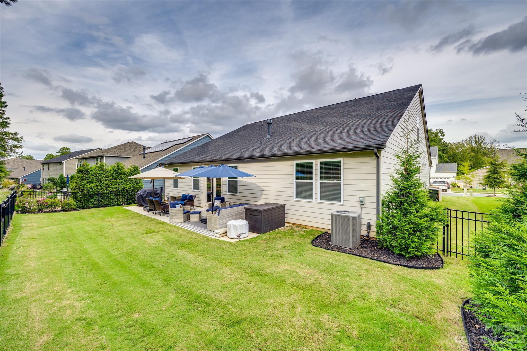 Lake Crest - Residential