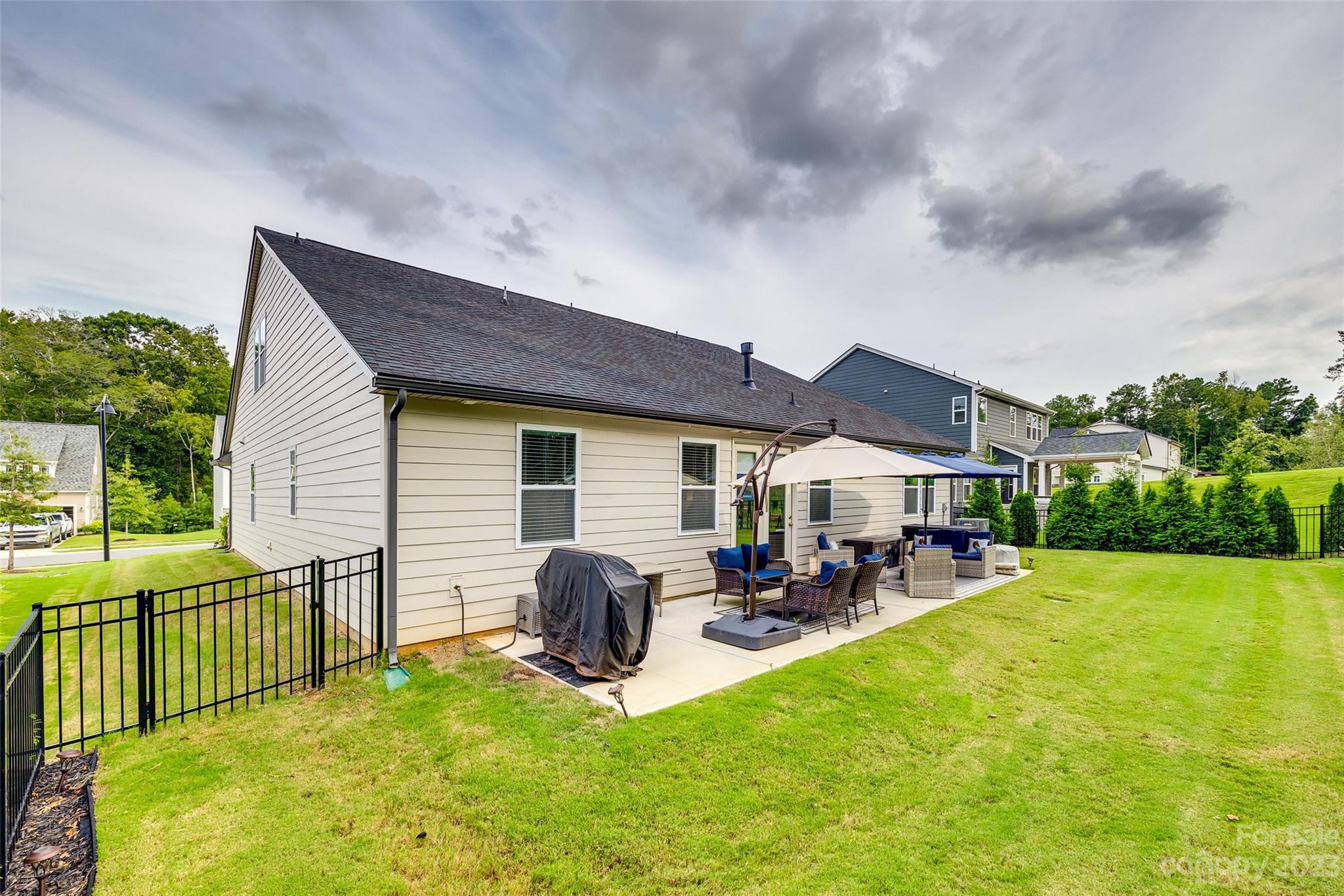 Lake Crest - Residential