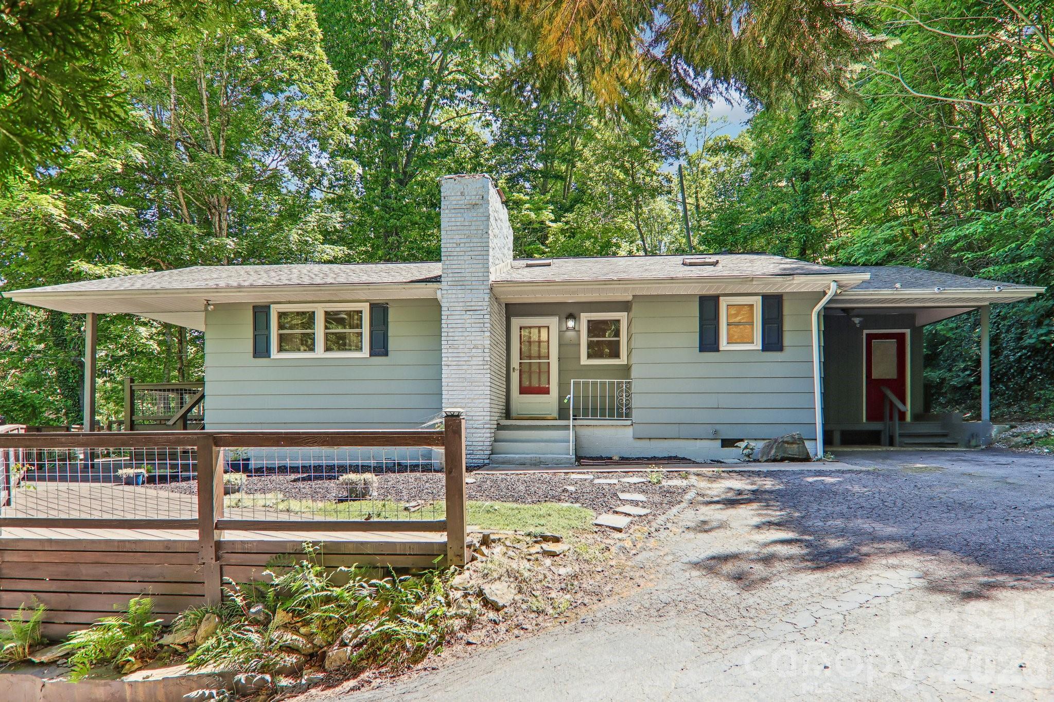 224 Highlands Loop