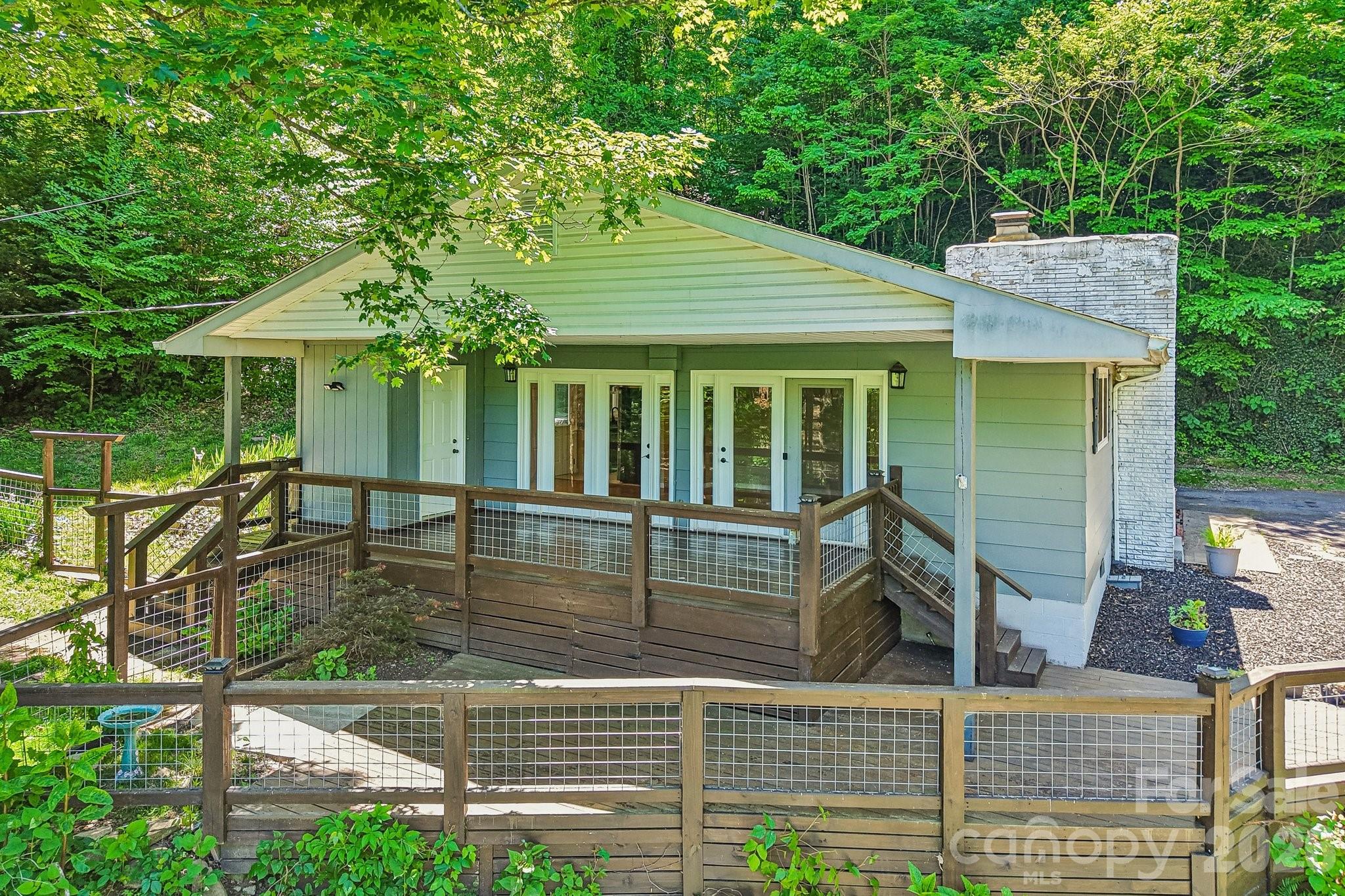 224 Highlands Loop
