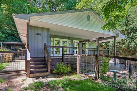 Photo of 224 Highlands Loop, Maggie Valley, NC 28751 (MLS # 4377562)