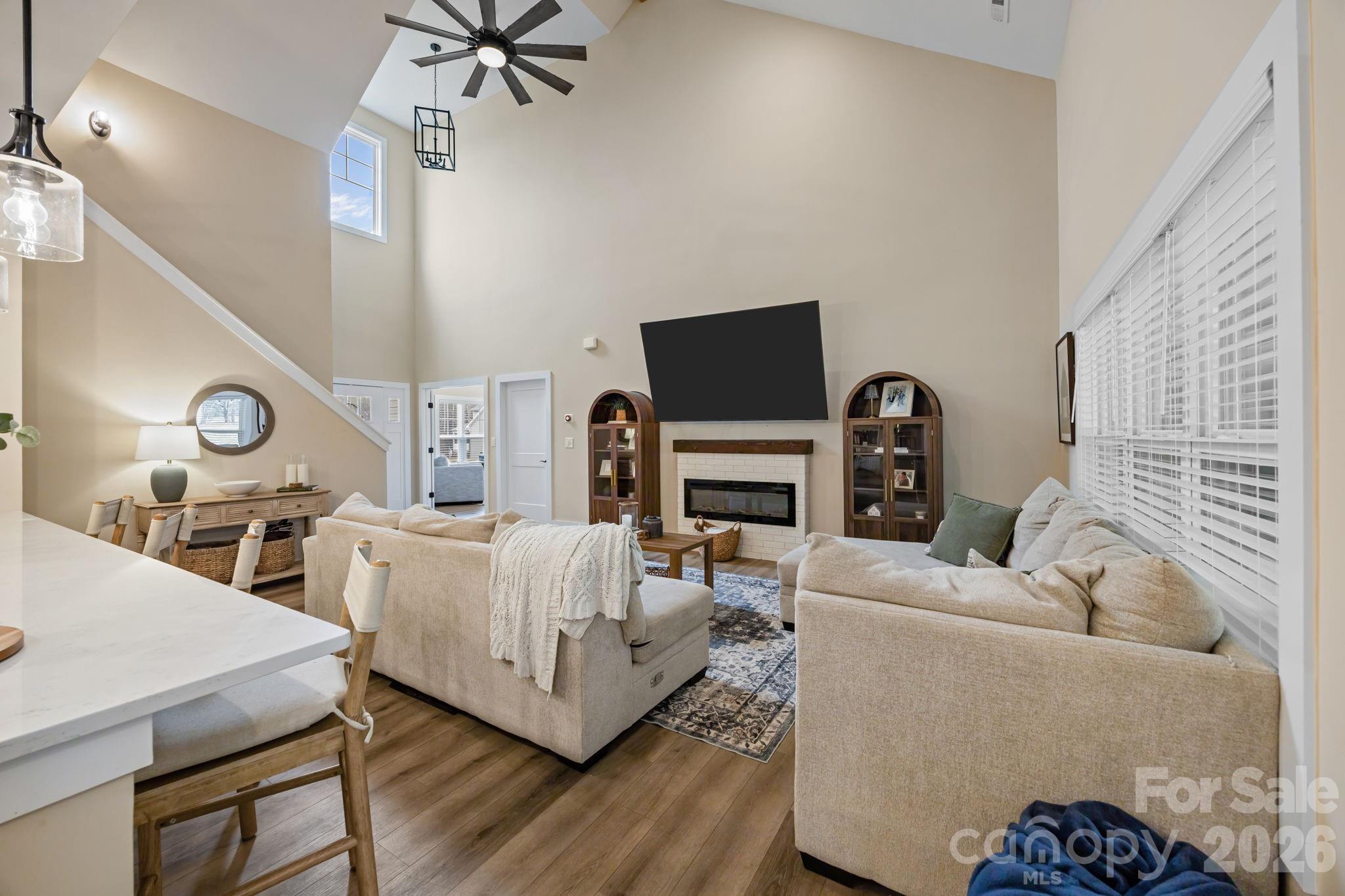 Windstone at Autumn Leaf - Residential