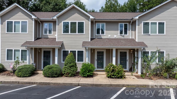 3245 WHITE OAK CT, CLAREMONT, NC 28610 - Image 2f0479ef3ad7c09989da2d8a0cef7932/193628814