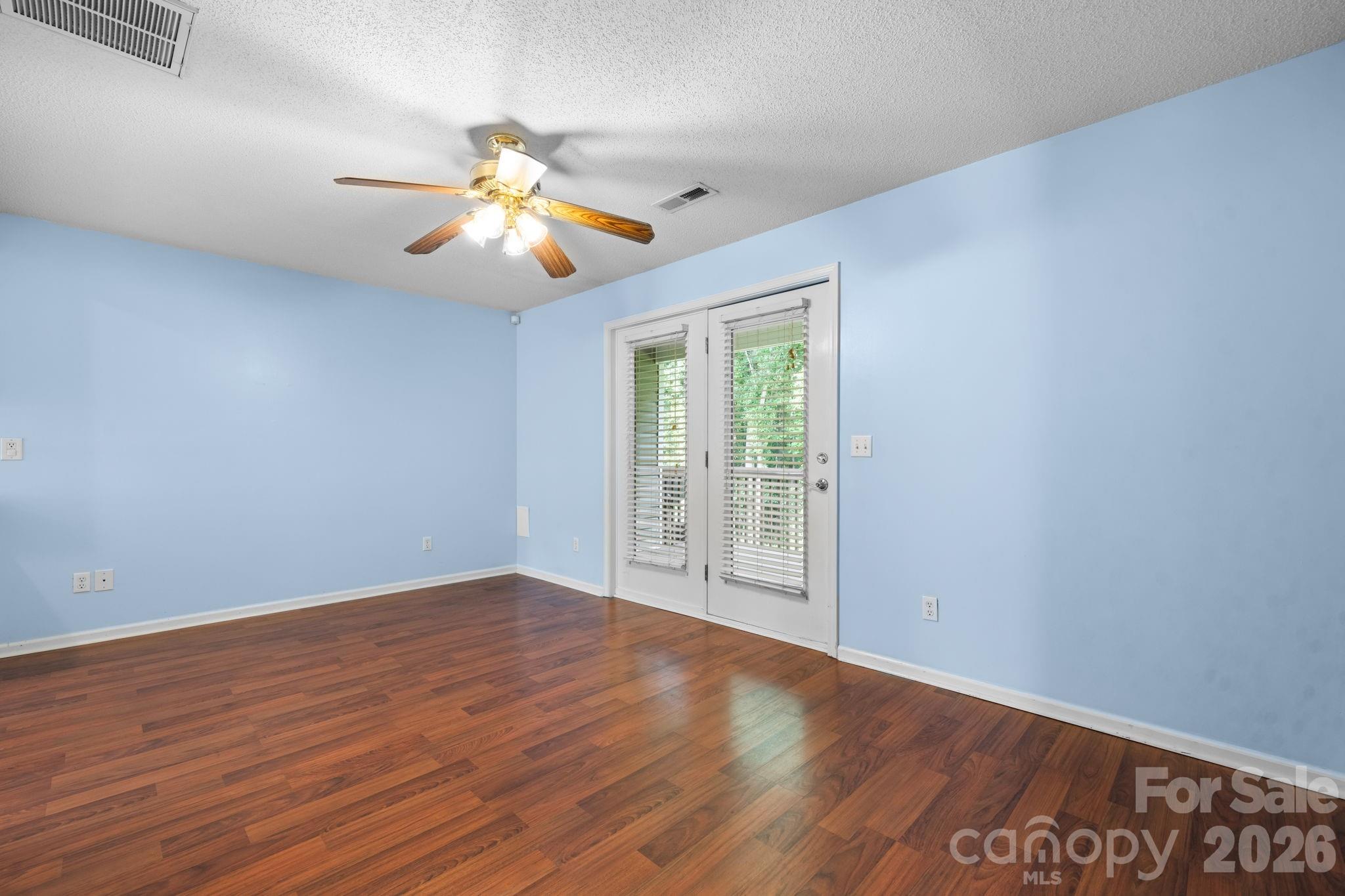3245 White Oak Court